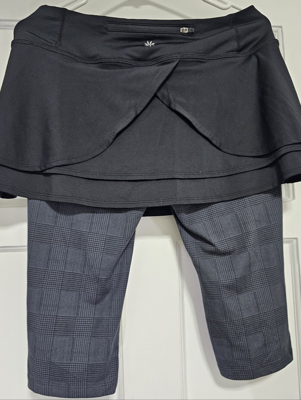 Athleta Black Plaid Skirted Capri Leggings - Picture 2 of 5
